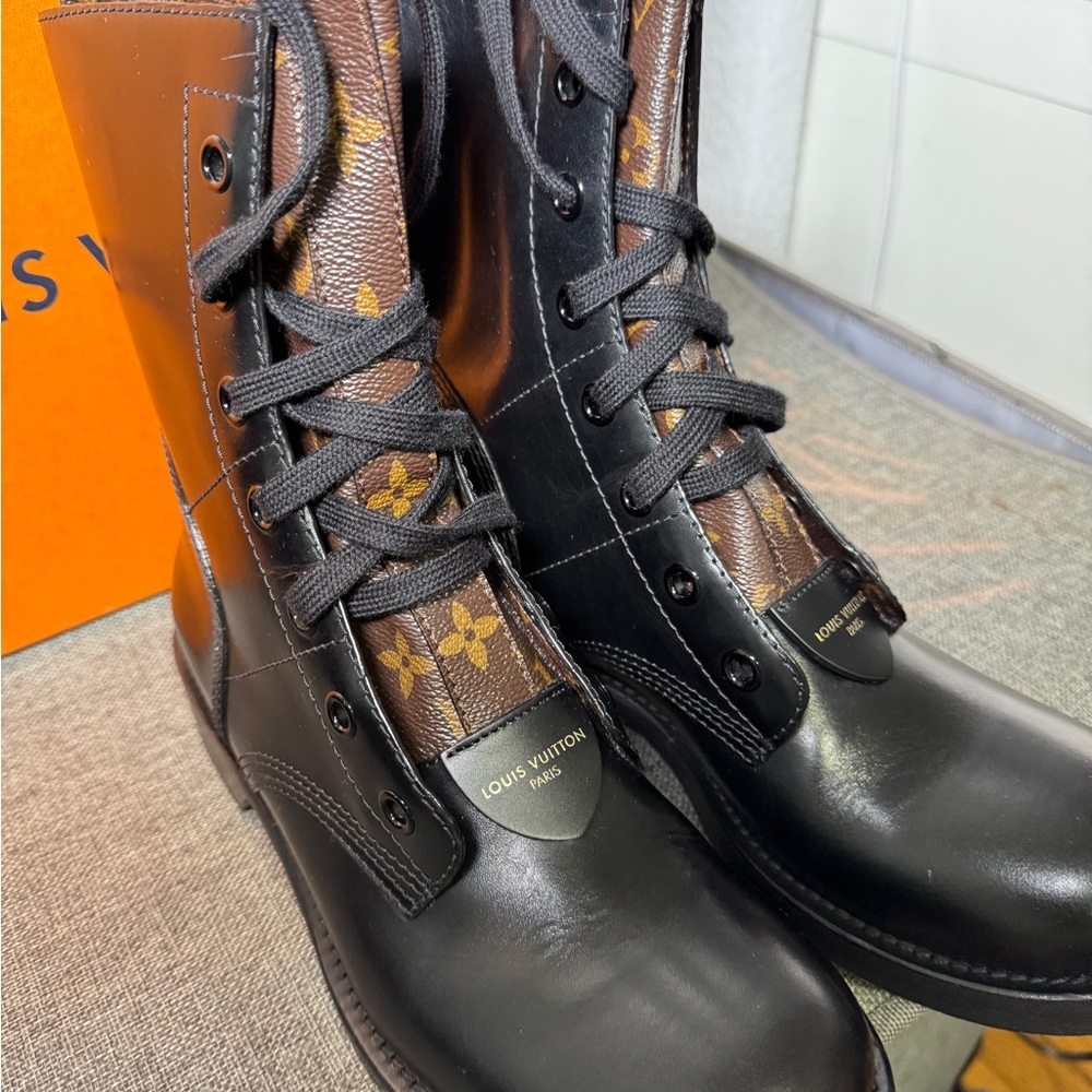 Louis Vuitton Black Leather Sole - Picture 5 of 6